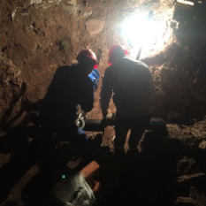 挑燈夜戰(zhàn)不擾民，爭(zhēng)分奪秒保運(yùn)行