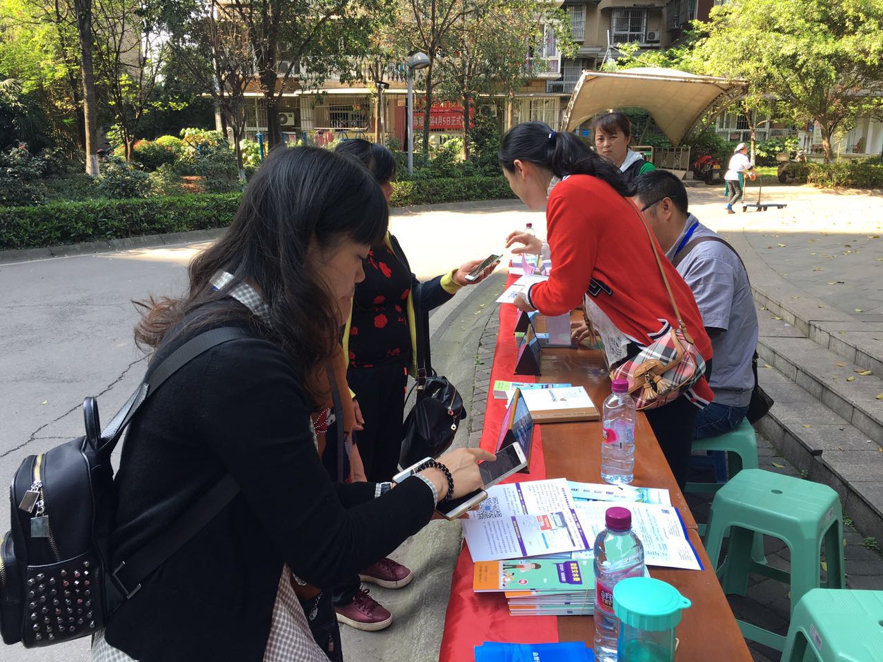 營(yíng)銷(xiāo)部：宣傳多渠道交費(fèi)  用戶(hù)暢享便捷生活