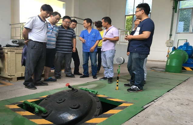 臨港白沙泵站運行工到四水廠 交流學(xué)習(xí)操作規(guī)程