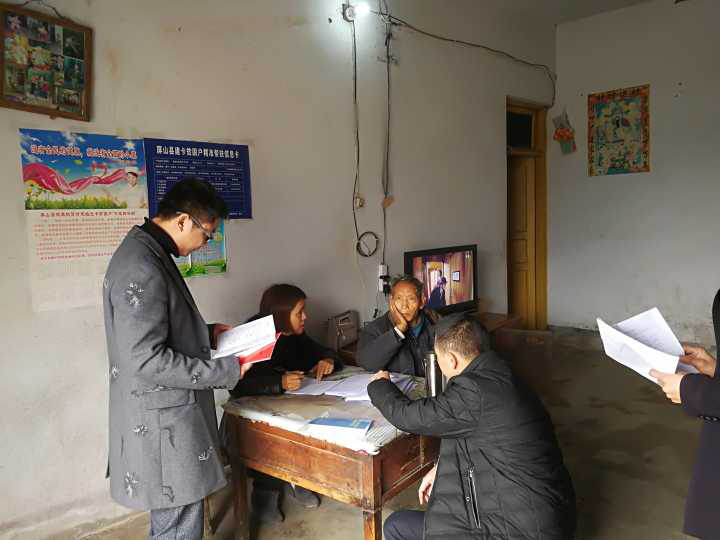 用心、用情、用勁，堅(jiān)決打贏脫貧攻堅(jiān)戰(zhàn)