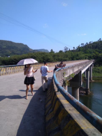 勤勤懇懇為工作，認(rèn)認(rèn)真真為百姓