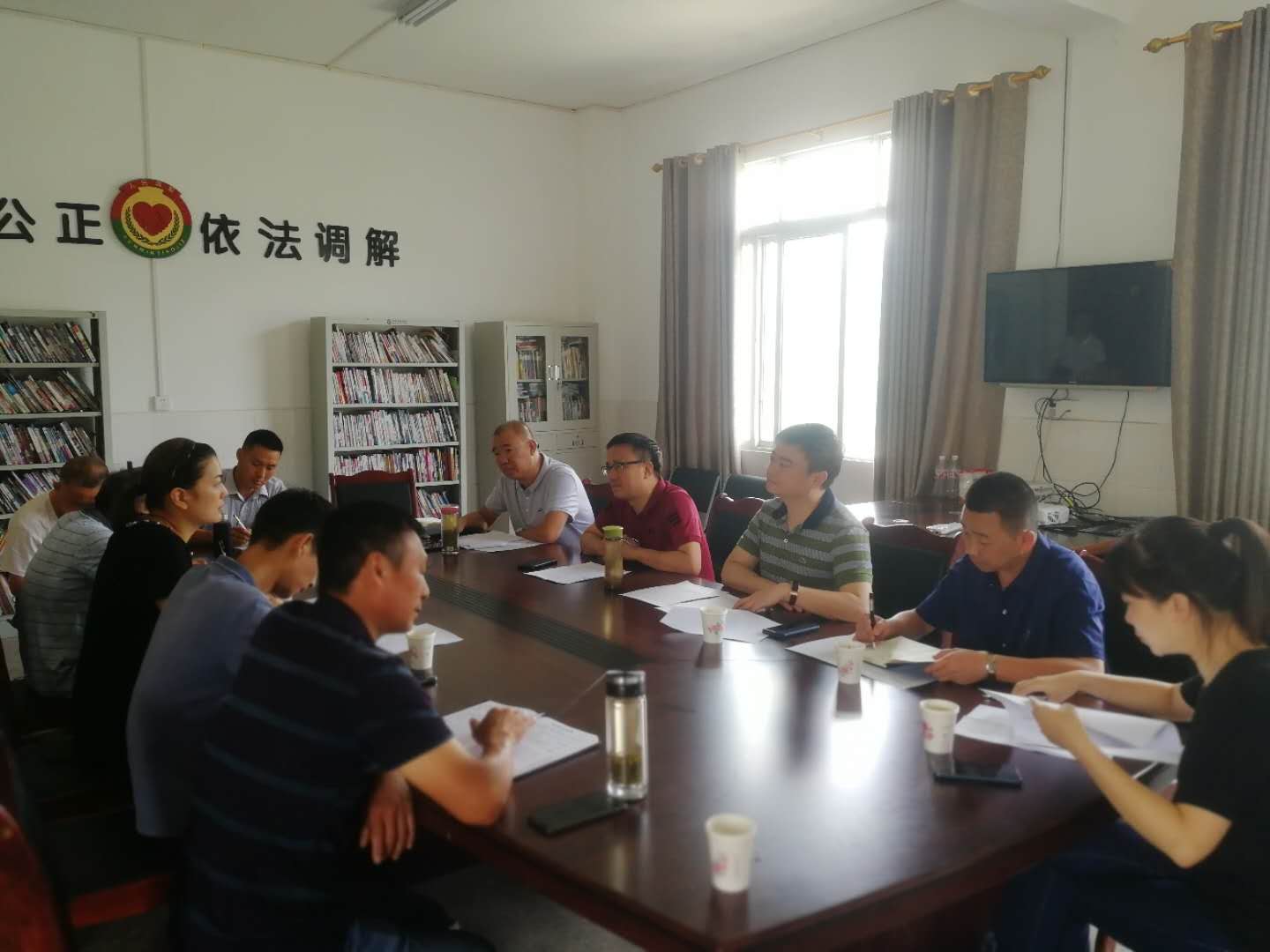 集團(tuán)公司黨委書(shū)記、董事長(zhǎng)周燕賓一行到栗子村開(kāi)展脫貧幫