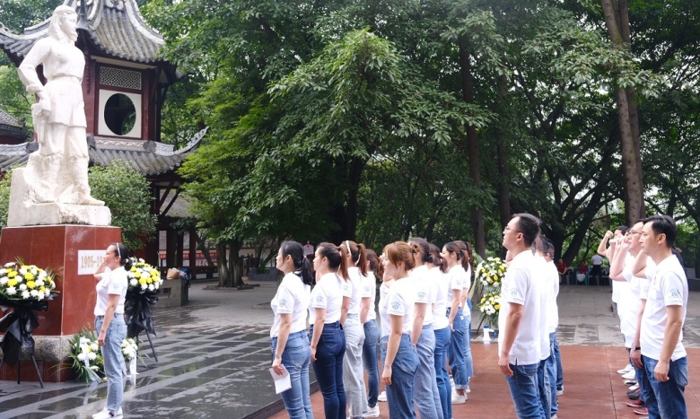 銘記革命先驅 傳承英烈精神 ——共產黨員服務大隊支部開展追思趙一曼英烈活動
