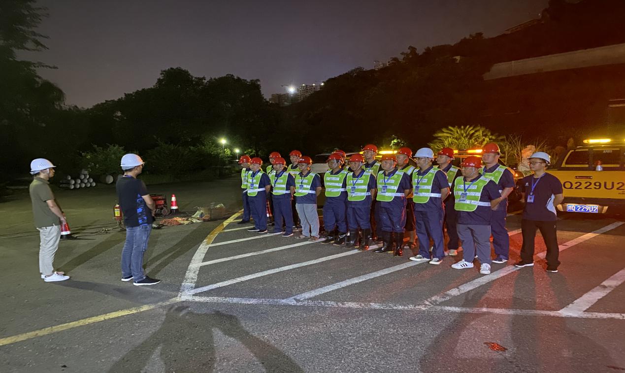 筑牢供水“安全墻”，管網(wǎng)部開展兩江管線 應(yīng)急搶修演練