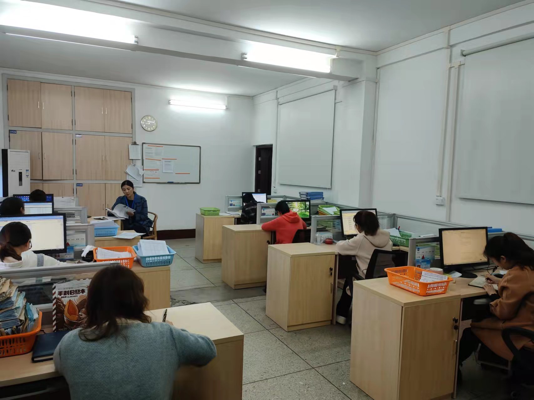 集團公司財資部專題學習企業(yè)法治文化建設(shè)