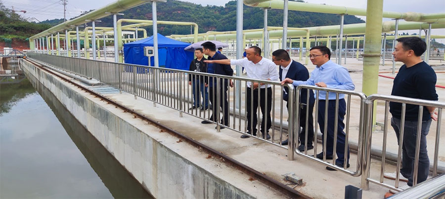 清源水務(wù)公司黨委書記、董事長周燕賓到高新產(chǎn)業(yè)園第二污水處理廠調(diào)研